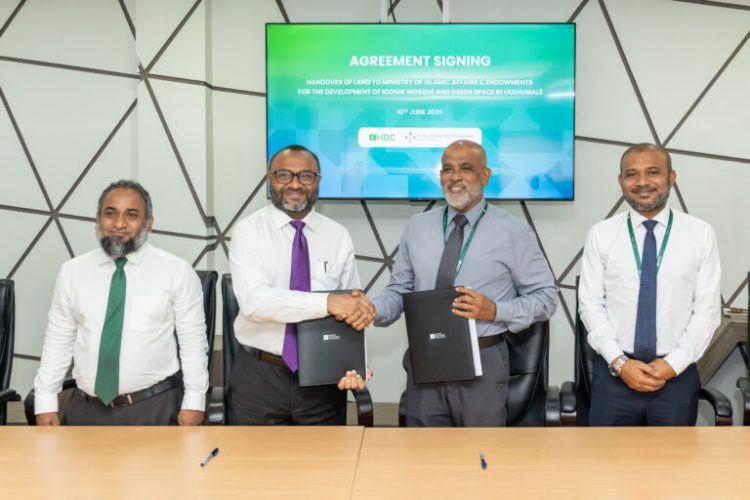 ހުޅުމާލެ ބޮޑު މިސްކިތް އެޅުމަށް ހަމަޖެހިފައިވާ ބިން ރަސްމީކޮށް ހަވާލުކޮށްފި
