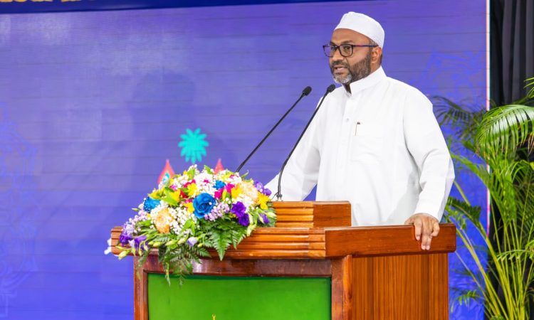Minister Calls for Building a Strong Generation to Uphold Islamic Values for the Next Century