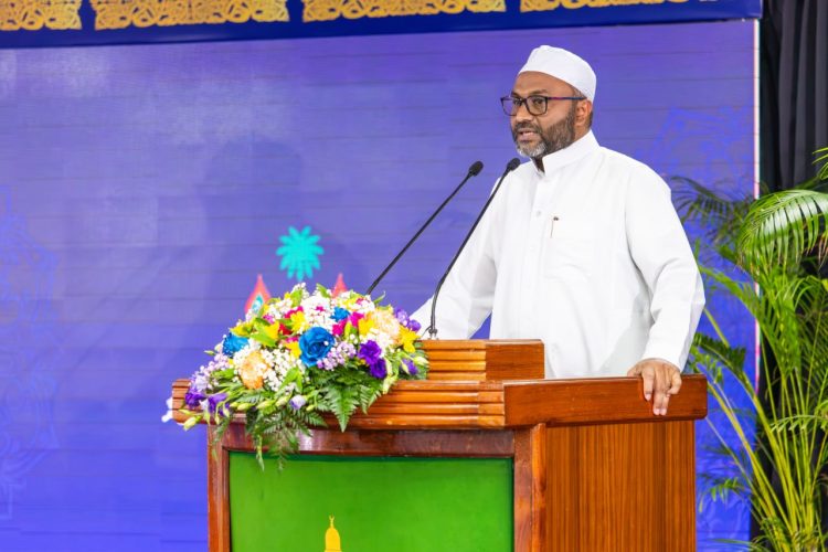 Minister Calls for Building a Strong Generation to Uphold Islamic Values for the Next Century